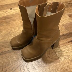 Steve Madden fantasie boots
